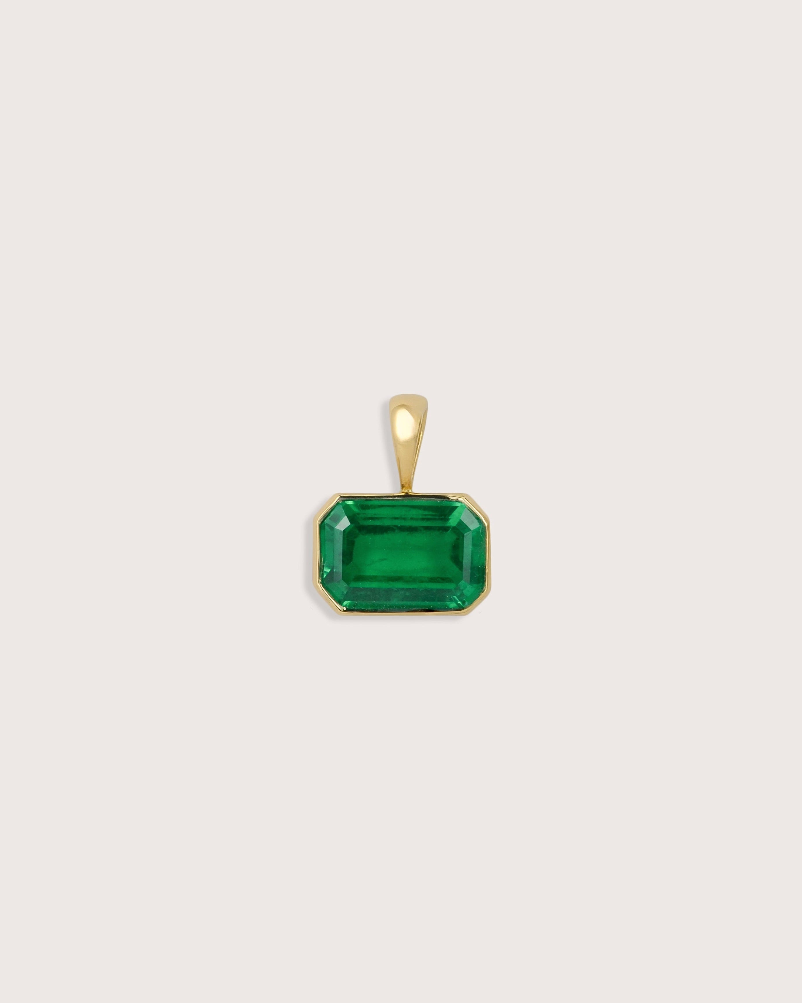 Bezel Pendant in Emerald