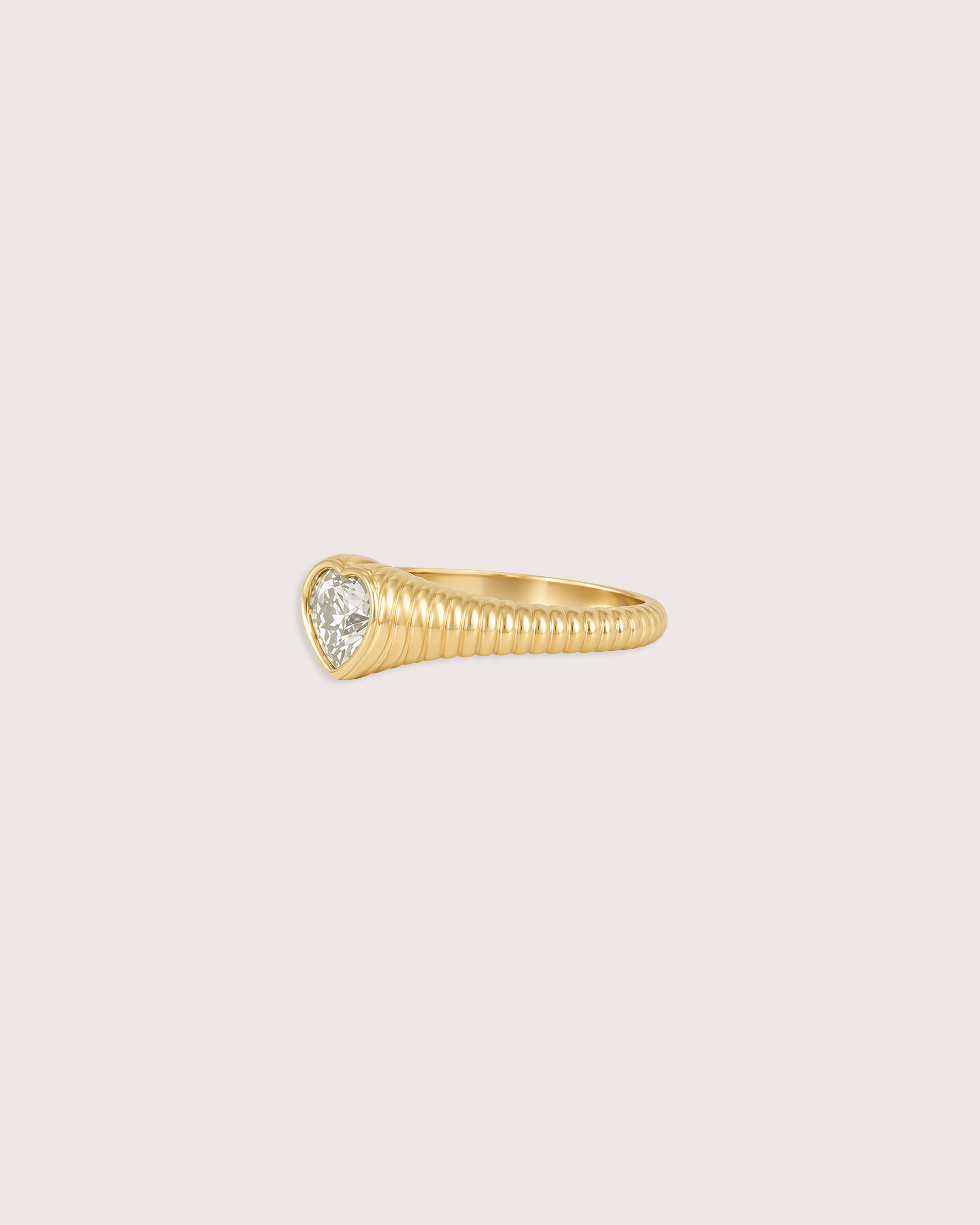 Nora Heart Signet Ring in Diamond