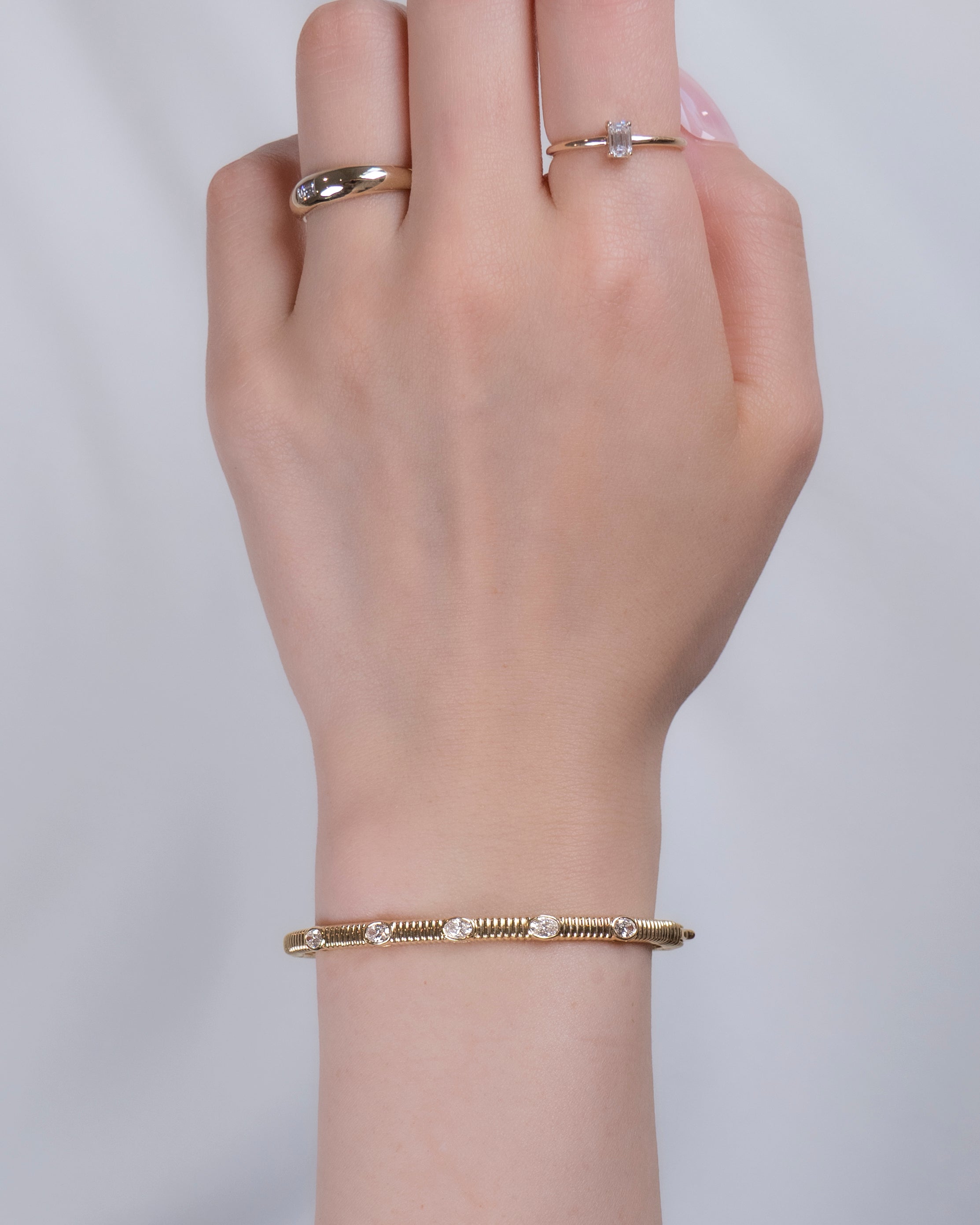 Amara Vintage Oval Diamond Bangle