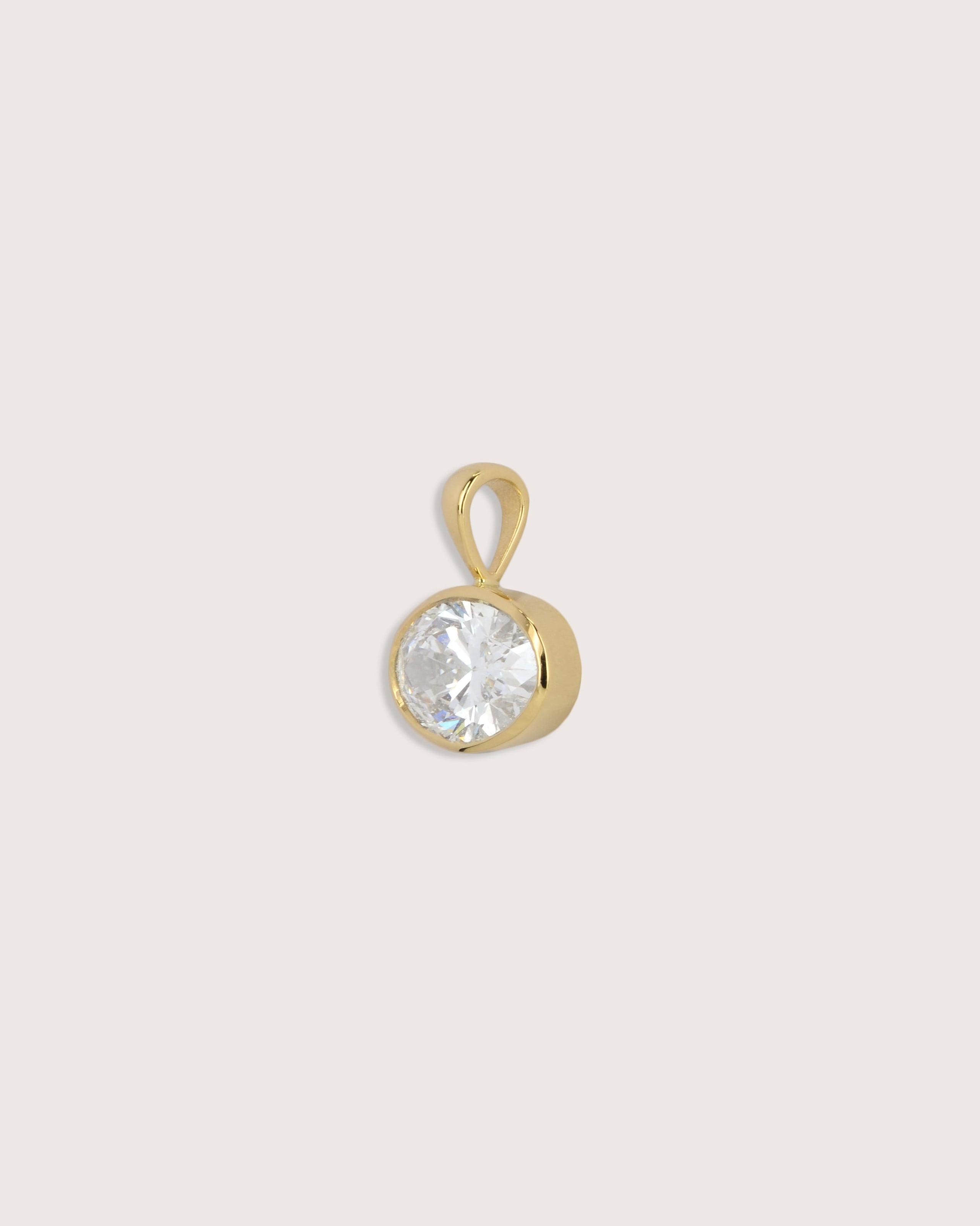 Bezel Pendant in Diamond