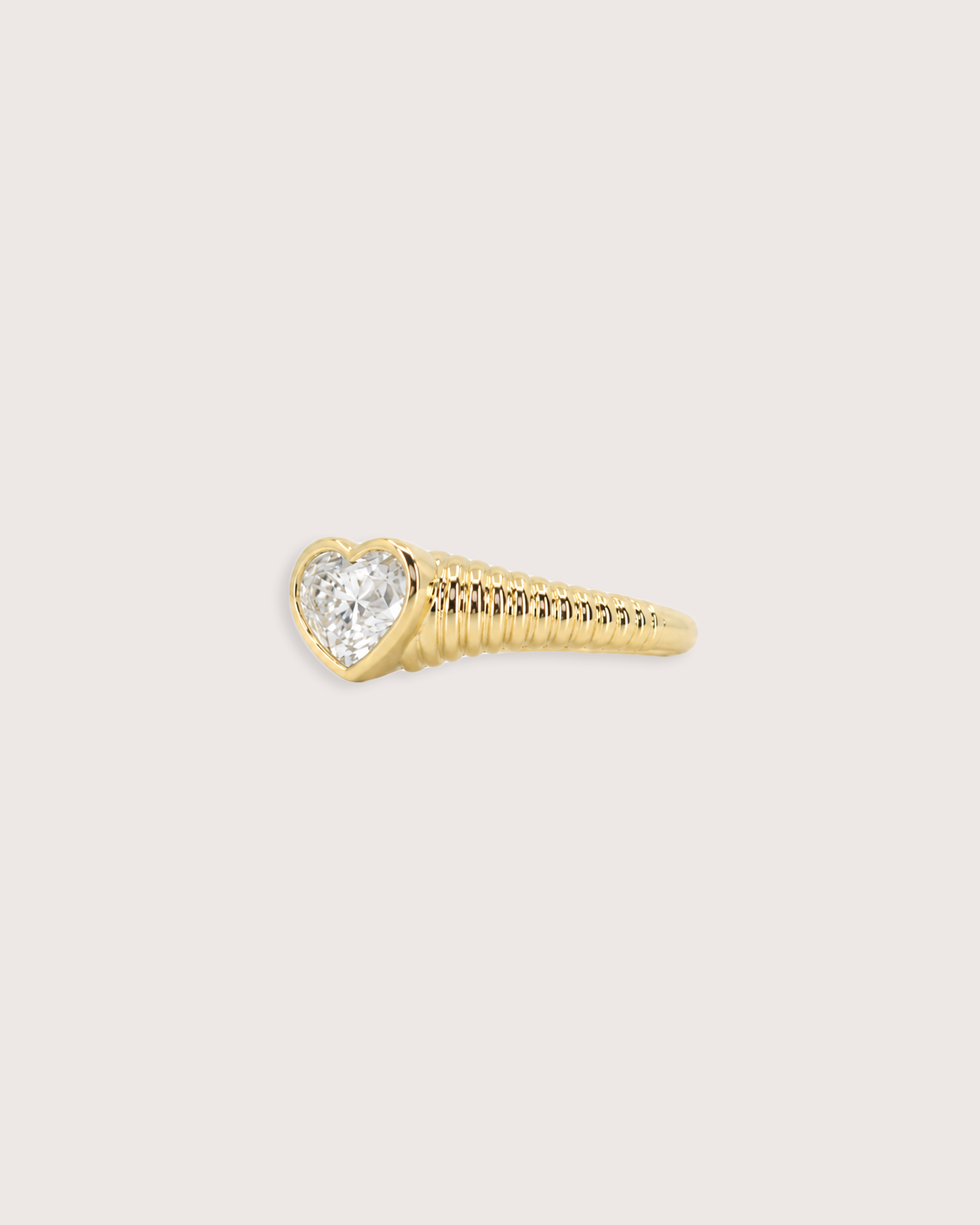 Nora Heart Signet Ring in Diamond