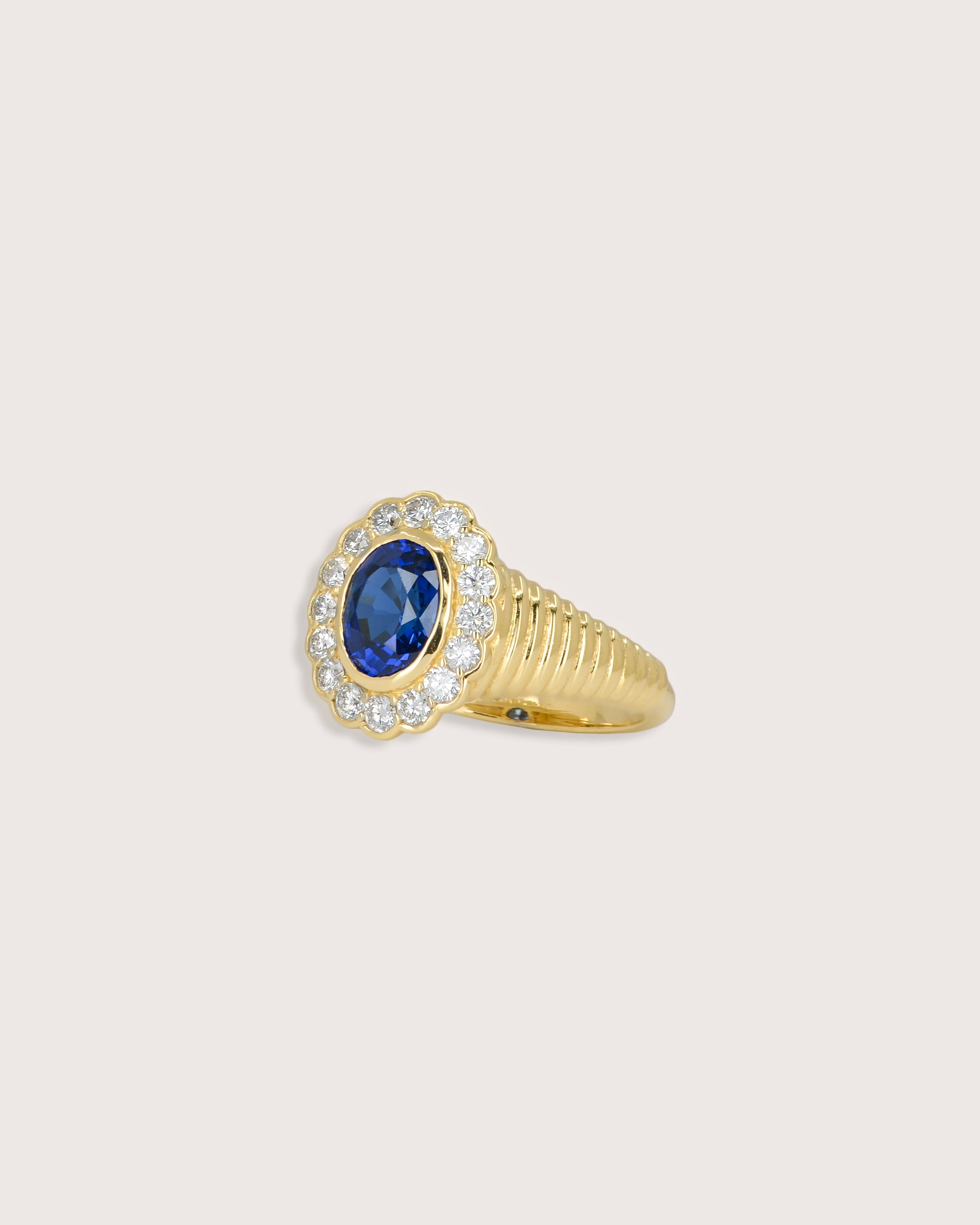 Nora Halo Signet Ring in Blue Sapphire