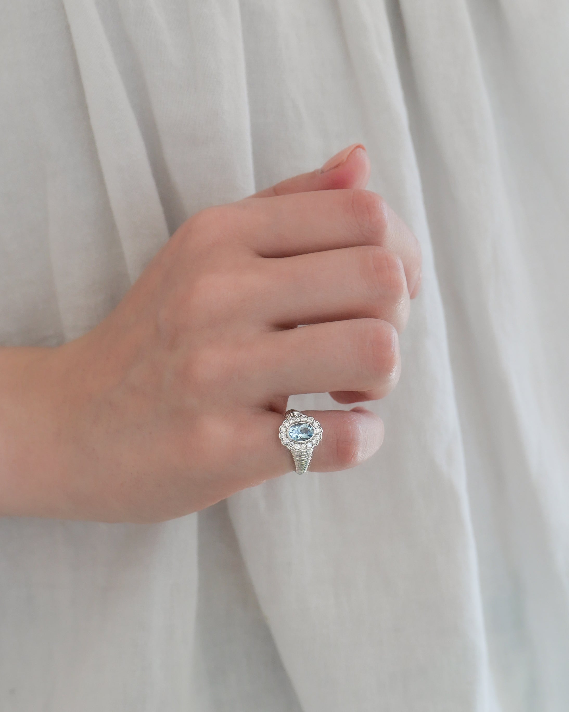 Nora Halo Signet Ring in Aquamarine
