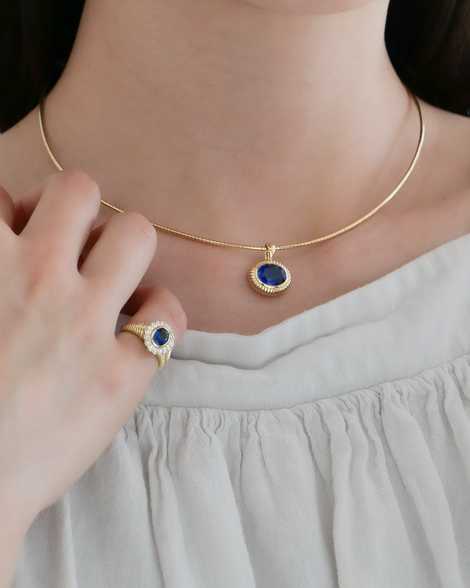 Nora Pendant in Blue Sapphire