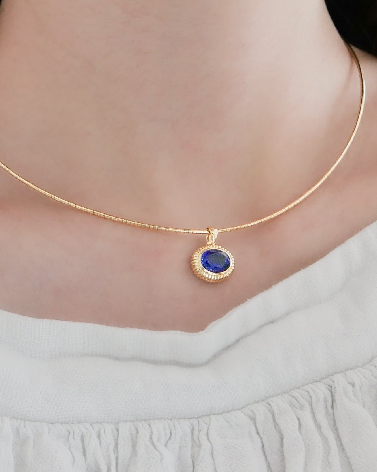 Nora Pendant in Blue Sapphire